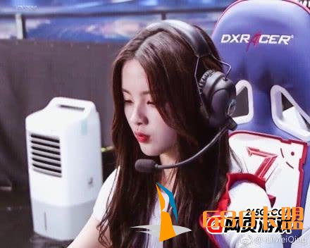 绝地求生辅助卡盟lol:七周年庆典 保护我方辅助杨超越!